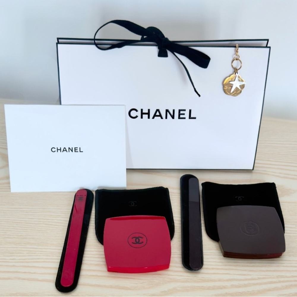 CHANEL Limited Double Facettes Mirror Compact, Nail File, Key Chain Gift Set NEW - Picture 2 of 13